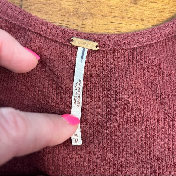 Free people Maroon long sleeve top rivets circles flare sleeve size medium - Picture 2 of 7